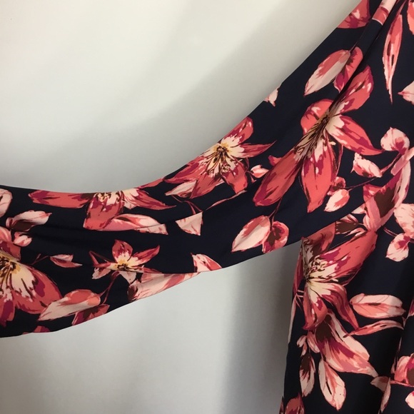Roz & Ali floral blouse - Picture 6 of 7